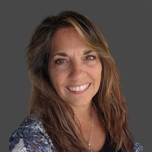Carolyn Straniere